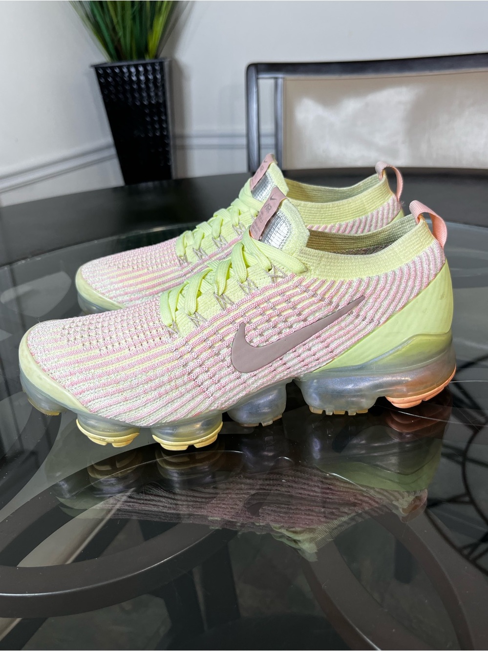 Nike Air VaporMax Flyknit 3
Barely Volt Pink AJ6910-700
Women's Size 10